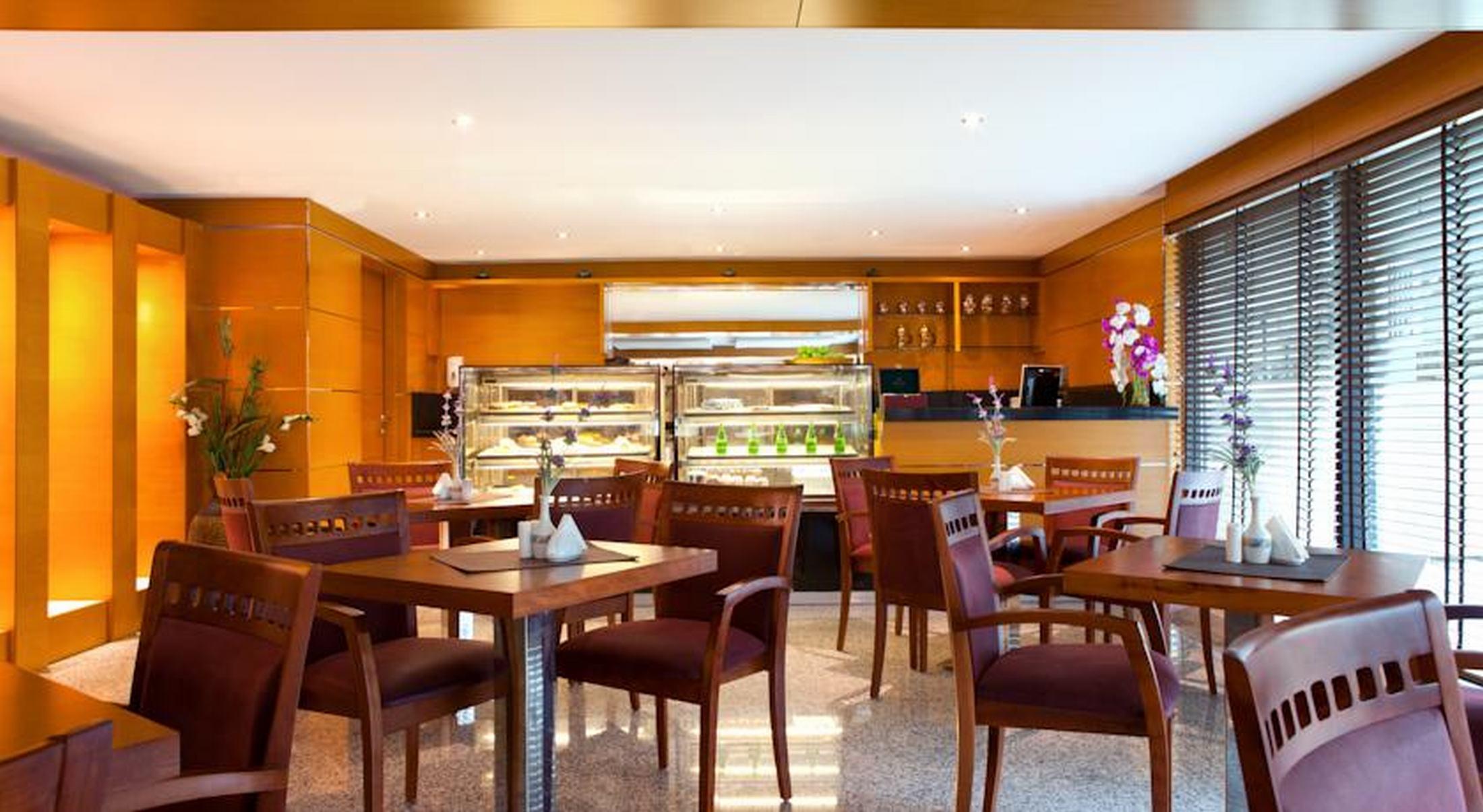 Golden Sands Hotel Apartments Dubai Restaurant photo